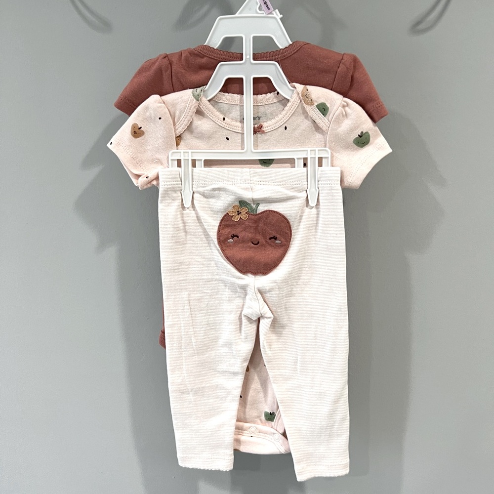 CARTERS 9 MONTH ONESIE & PANTS SET- NEVER WORN